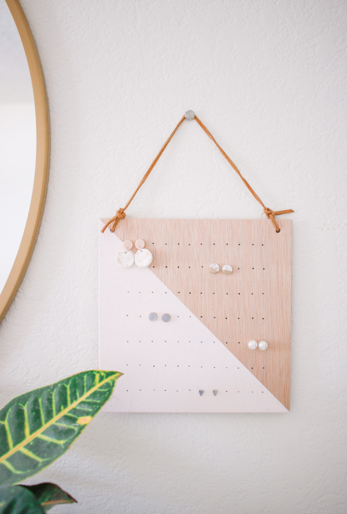 How to Organize Your Jewelry