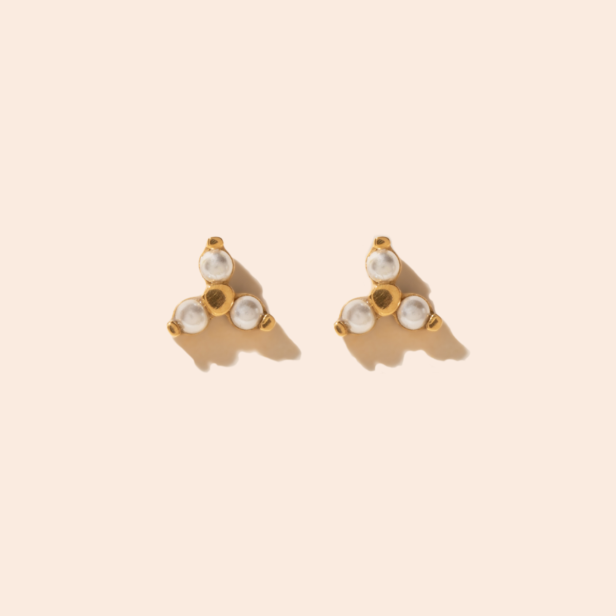 Pearl Astrid Screw Back Stud Earrings