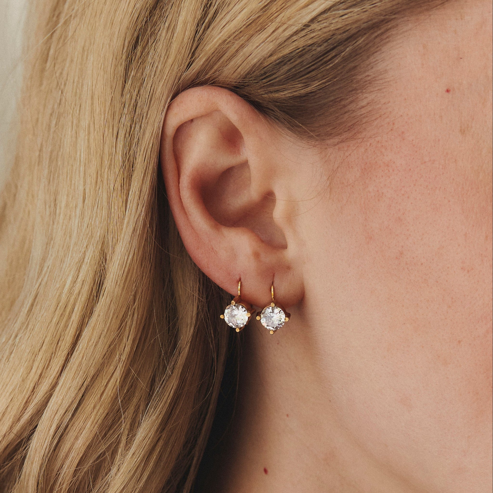 Alora Hoops