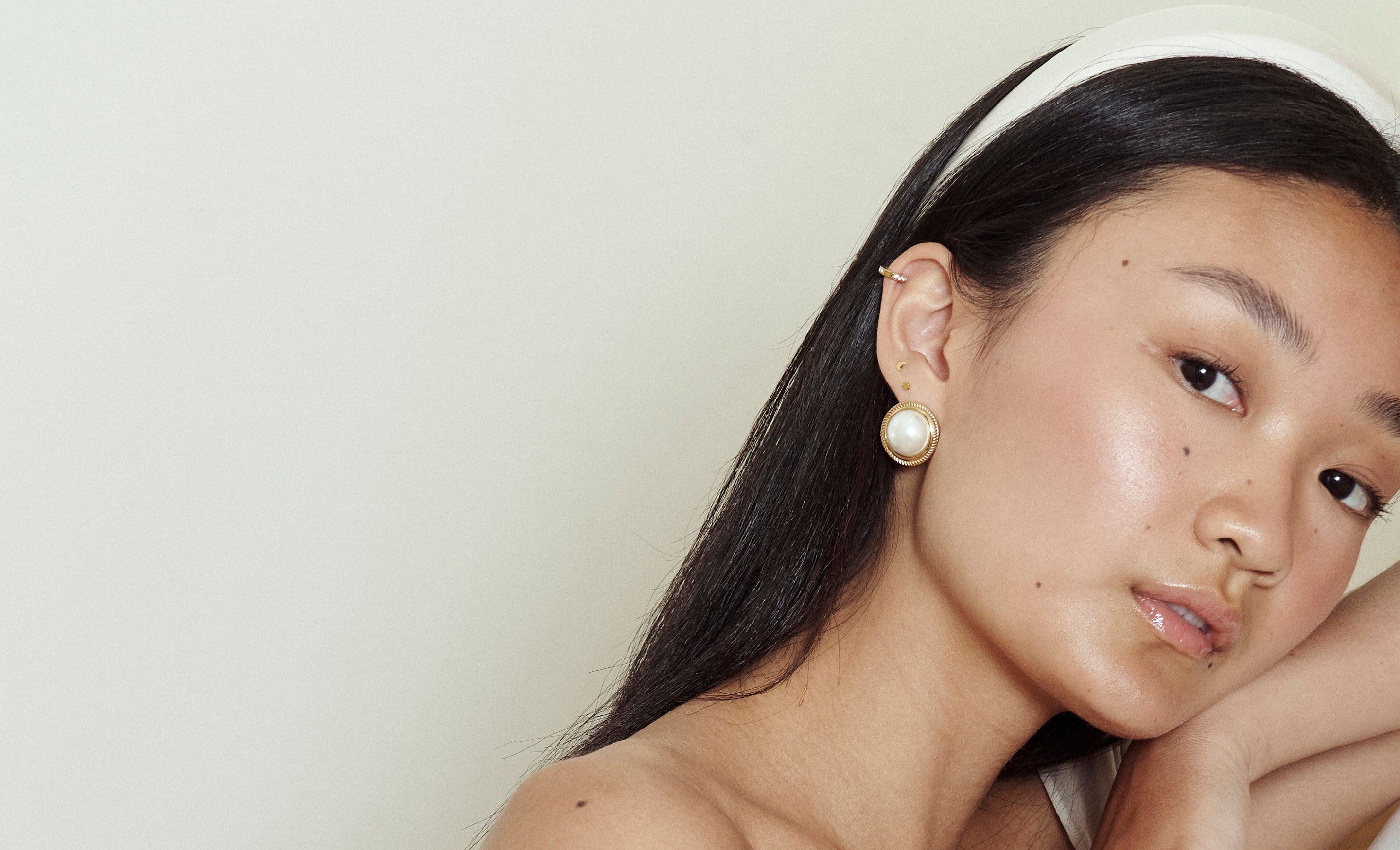 Model wearing Tinilux earrings